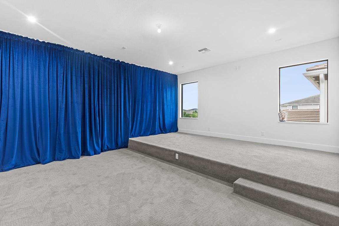 AVENIR POD - Residential Lease