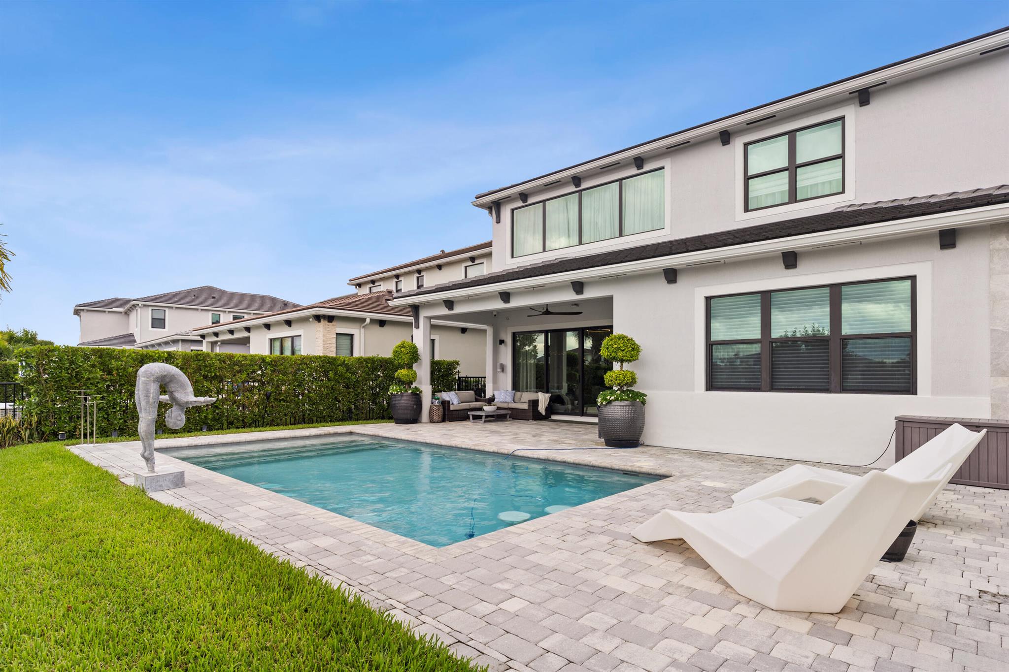 AVENIR POD - Residential Lease