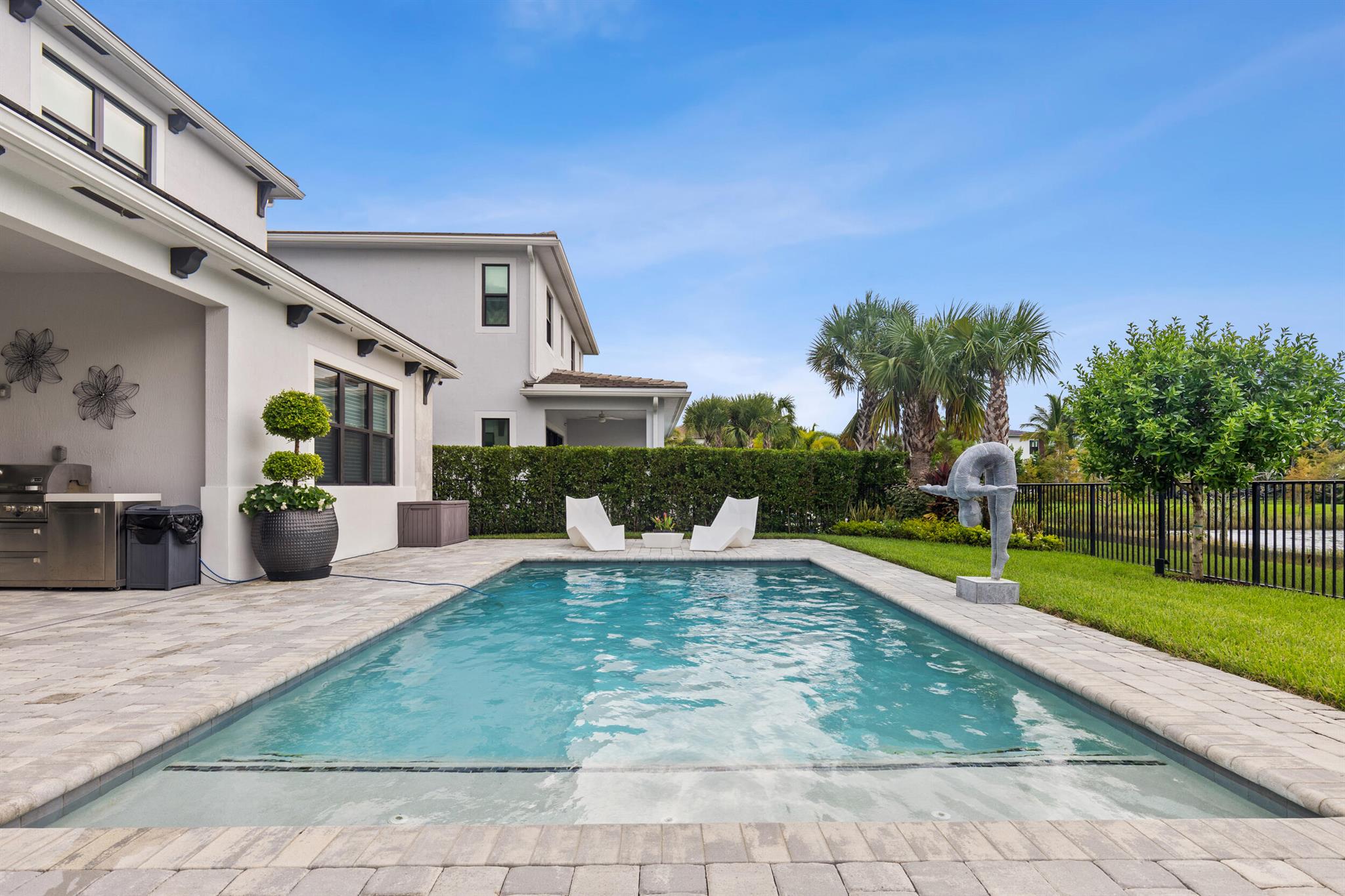 AVENIR POD - Residential Lease