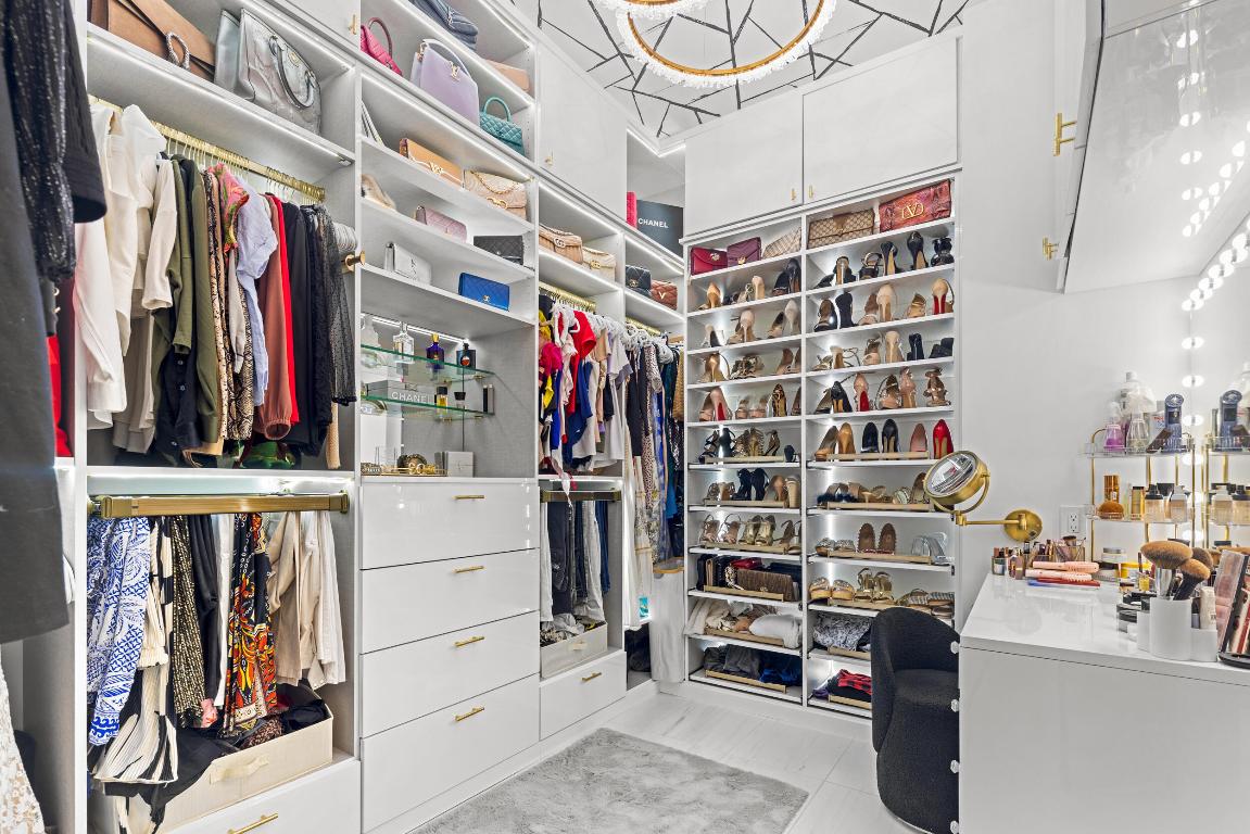 AVENIR POD - Residential Lease