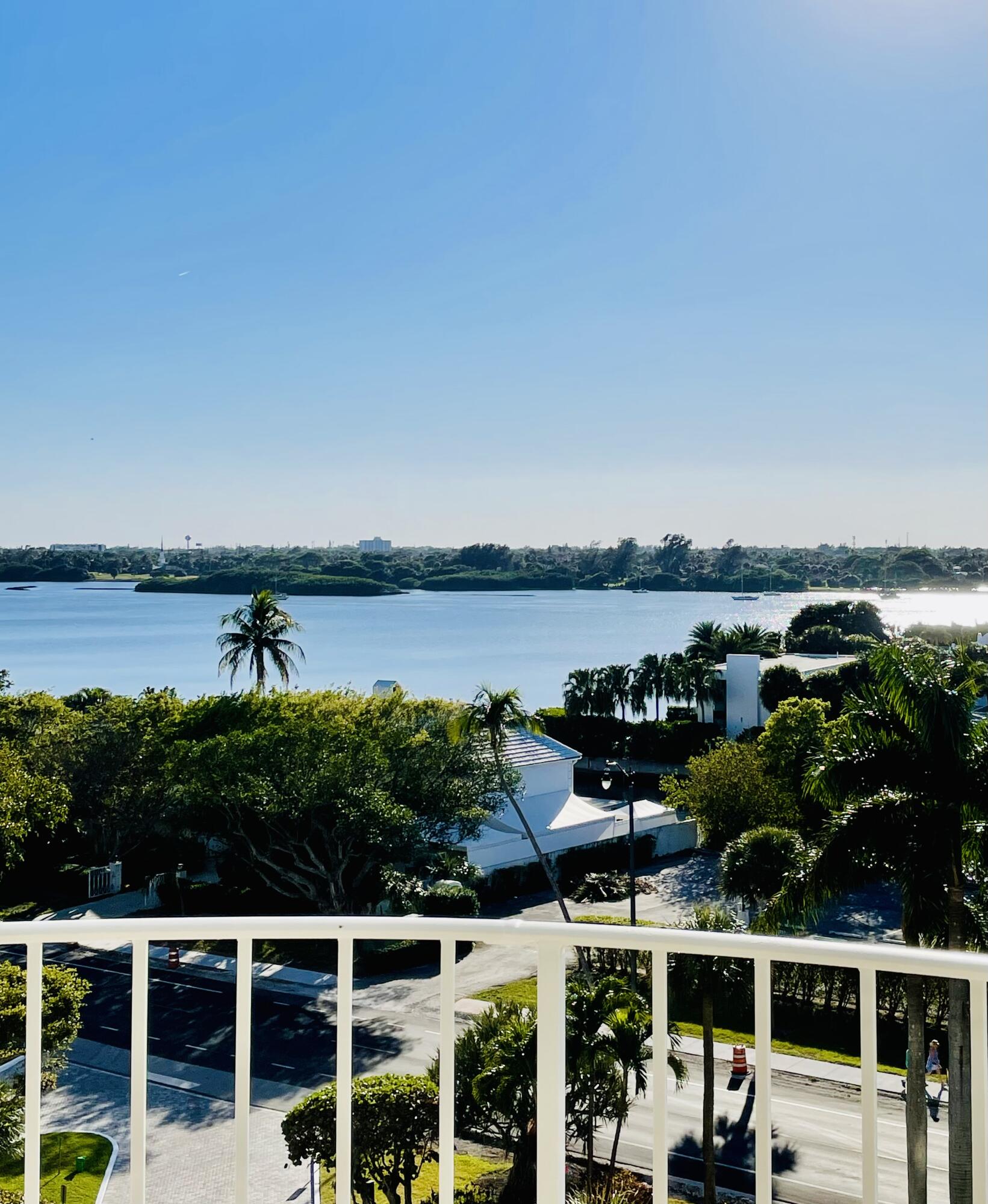 TWENTY TWO NINETY FIVE SOUTH OCEAN BLVD - Residential