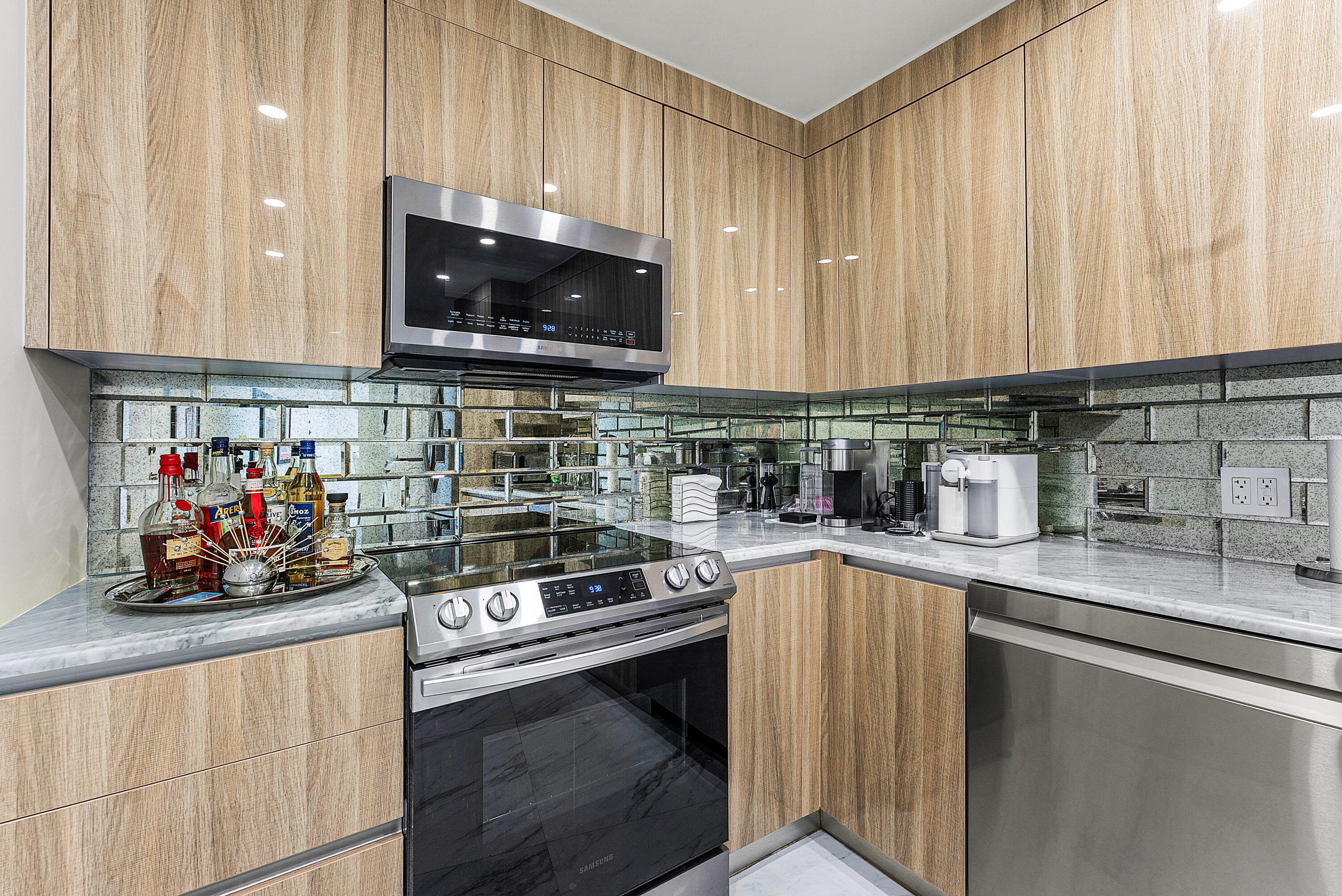 TWENTY TWO NINETY FIVE SOUTH OCEAN BLVD - Residential