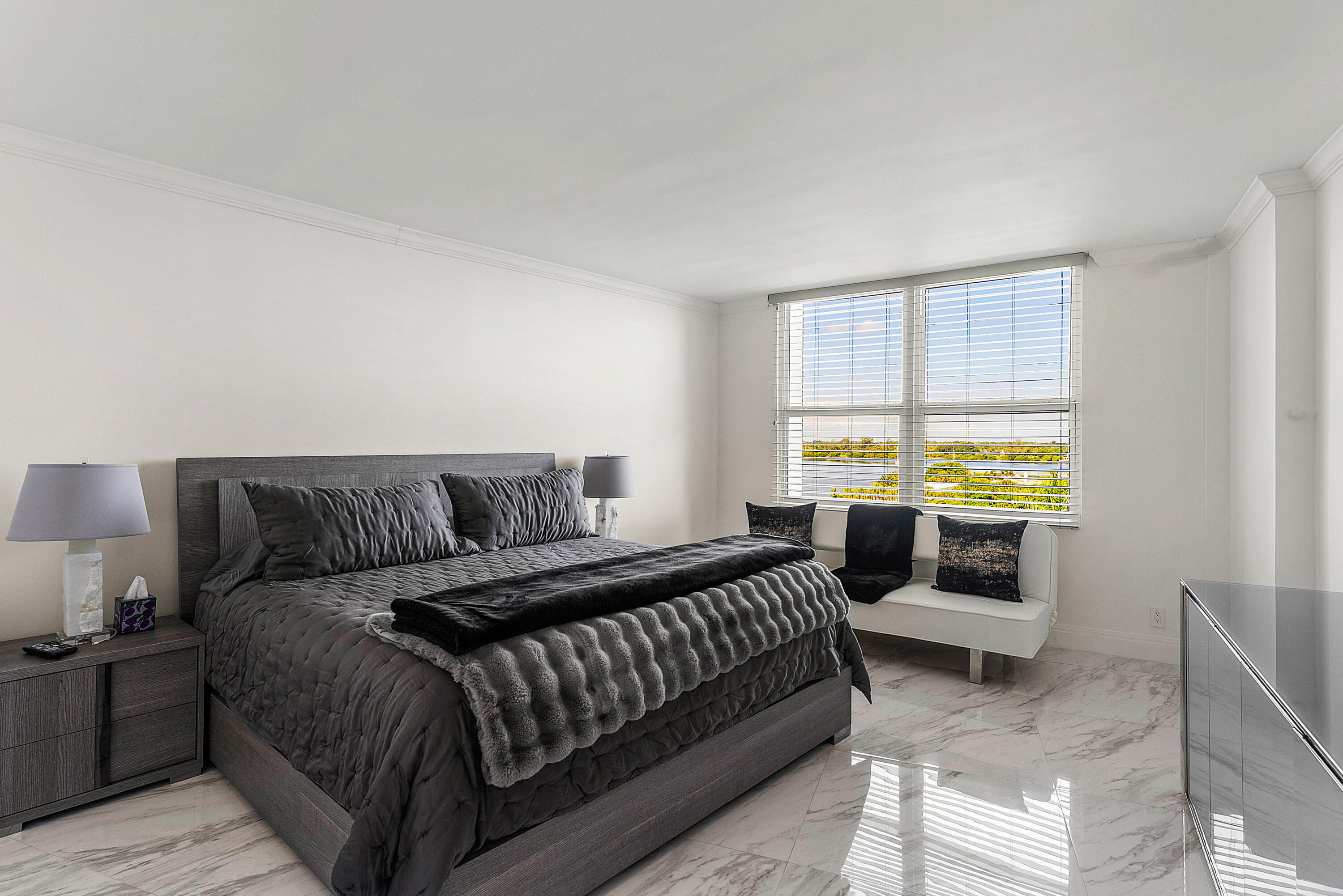 TWENTY TWO NINETY FIVE SOUTH OCEAN BLVD - Residential