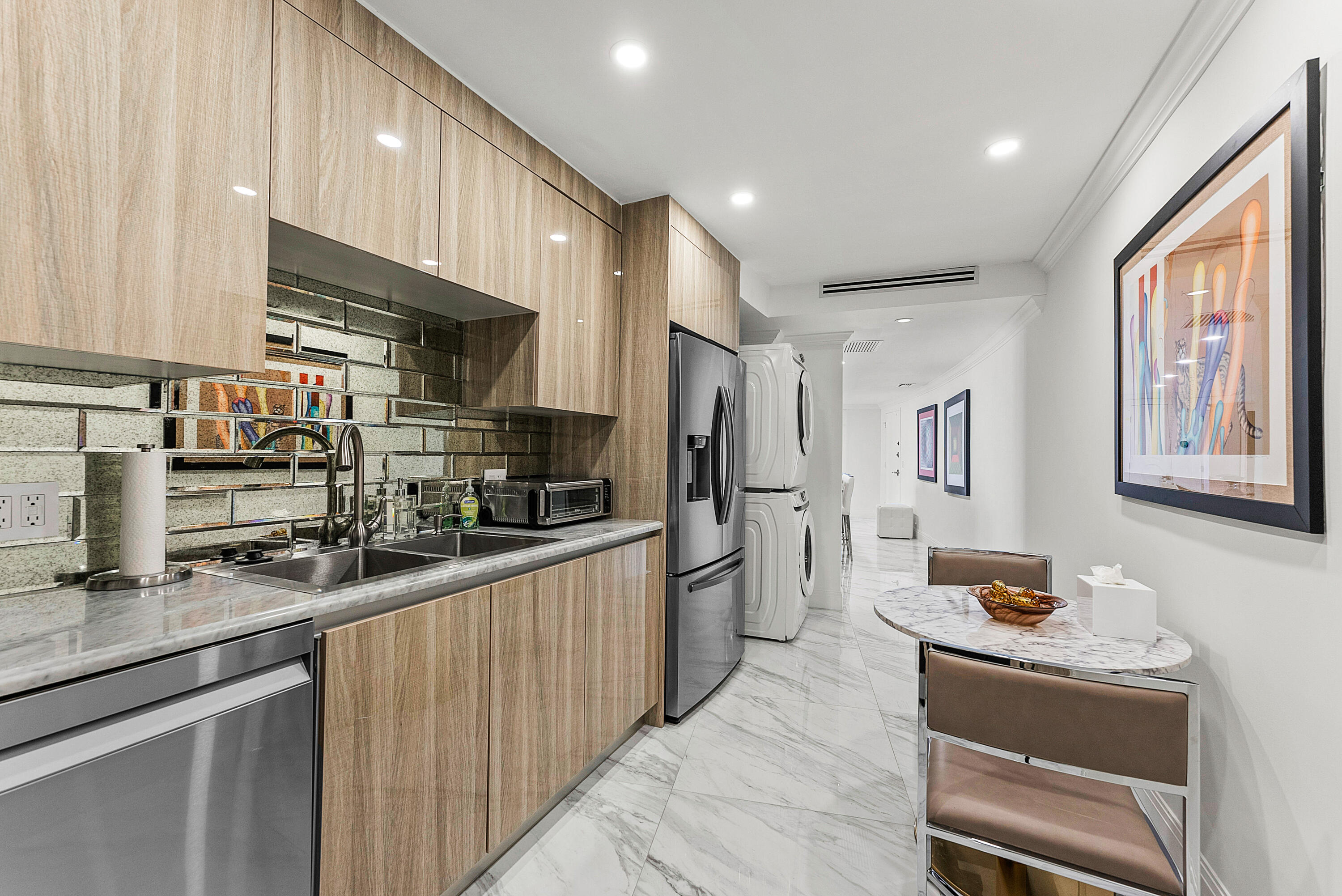 TWENTY TWO NINETY FIVE SOUTH OCEAN BLVD - Residential