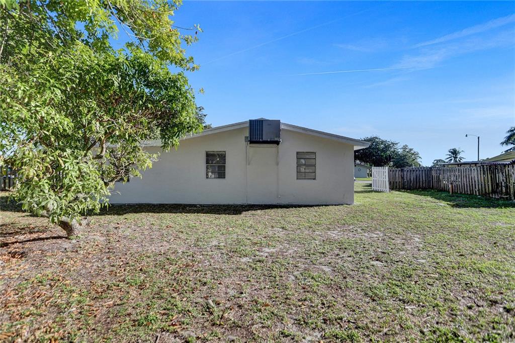 Lauderdale Villas 29-37 B - Residential