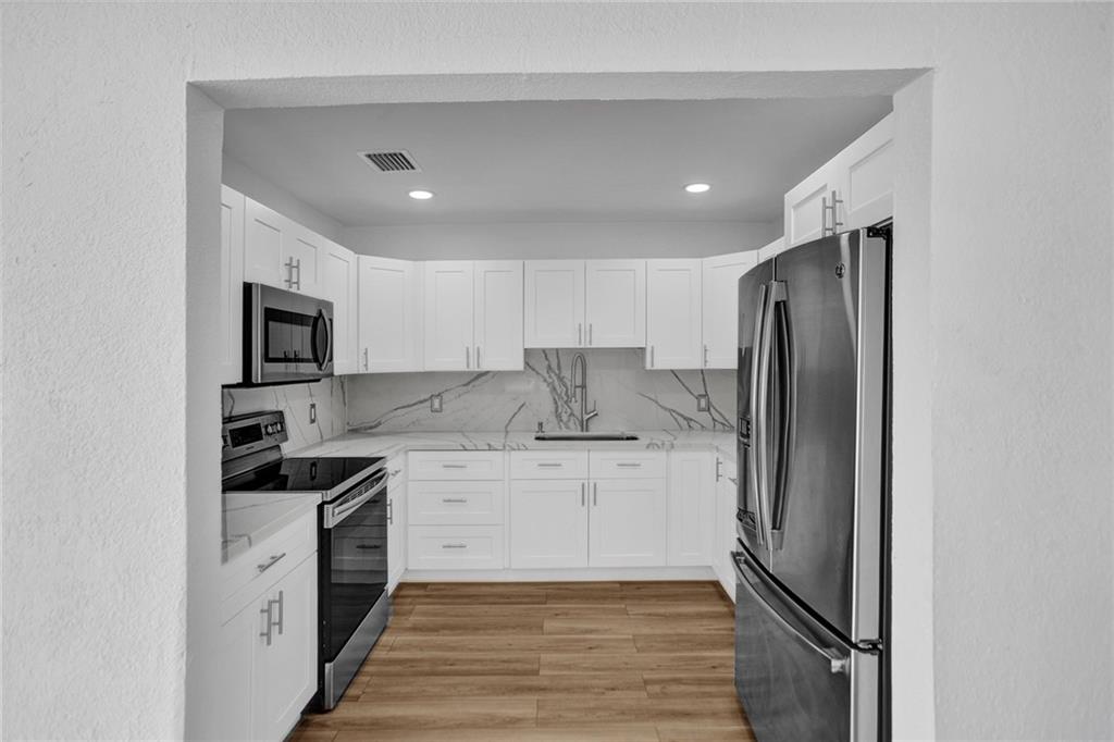 Lauderdale Villas 29-37 B - Residential