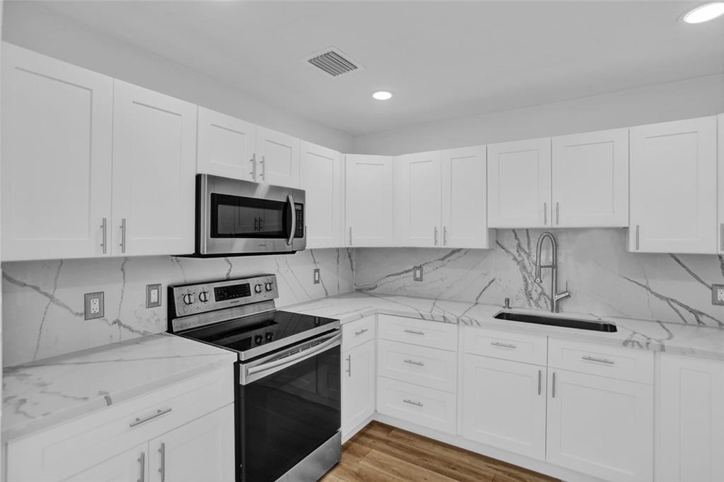 Lauderdale Villas 29-37 B - Residential