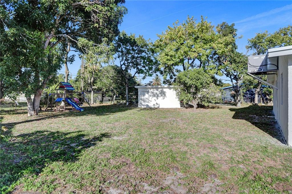 Lauderdale Villas 29-37 B - Residential