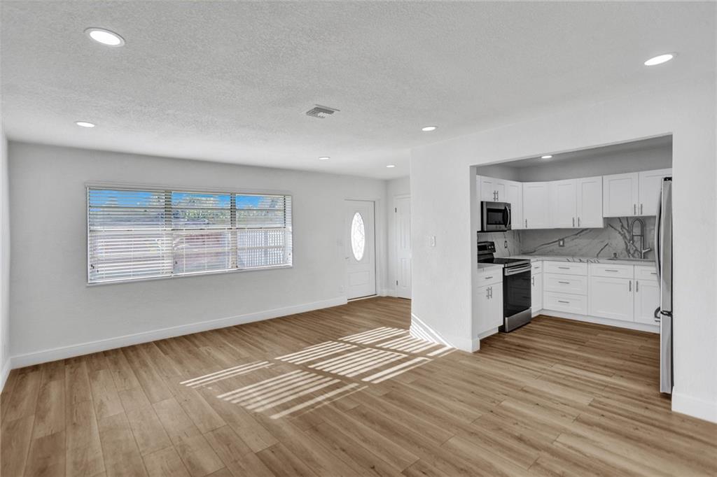 Lauderdale Villas 29-37 B - Residential