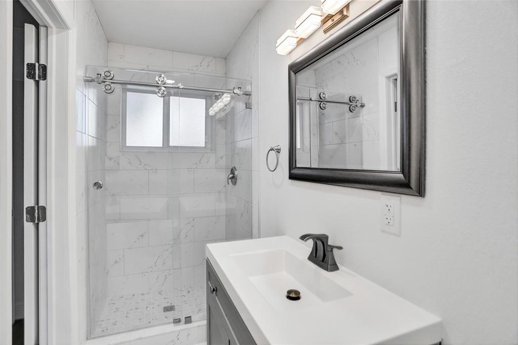 Lauderdale Villas 29-37 B - Residential