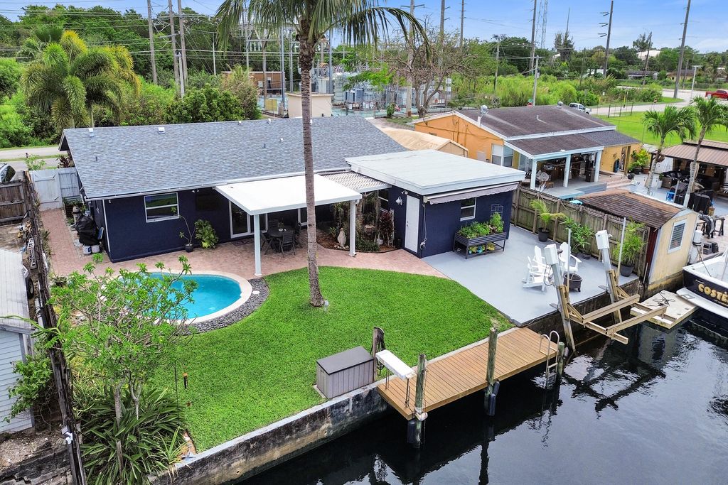 Photo of 4681 SW 42nd Avenue, Fort Lauderdale, FL 33314 (MLS # B26010265)