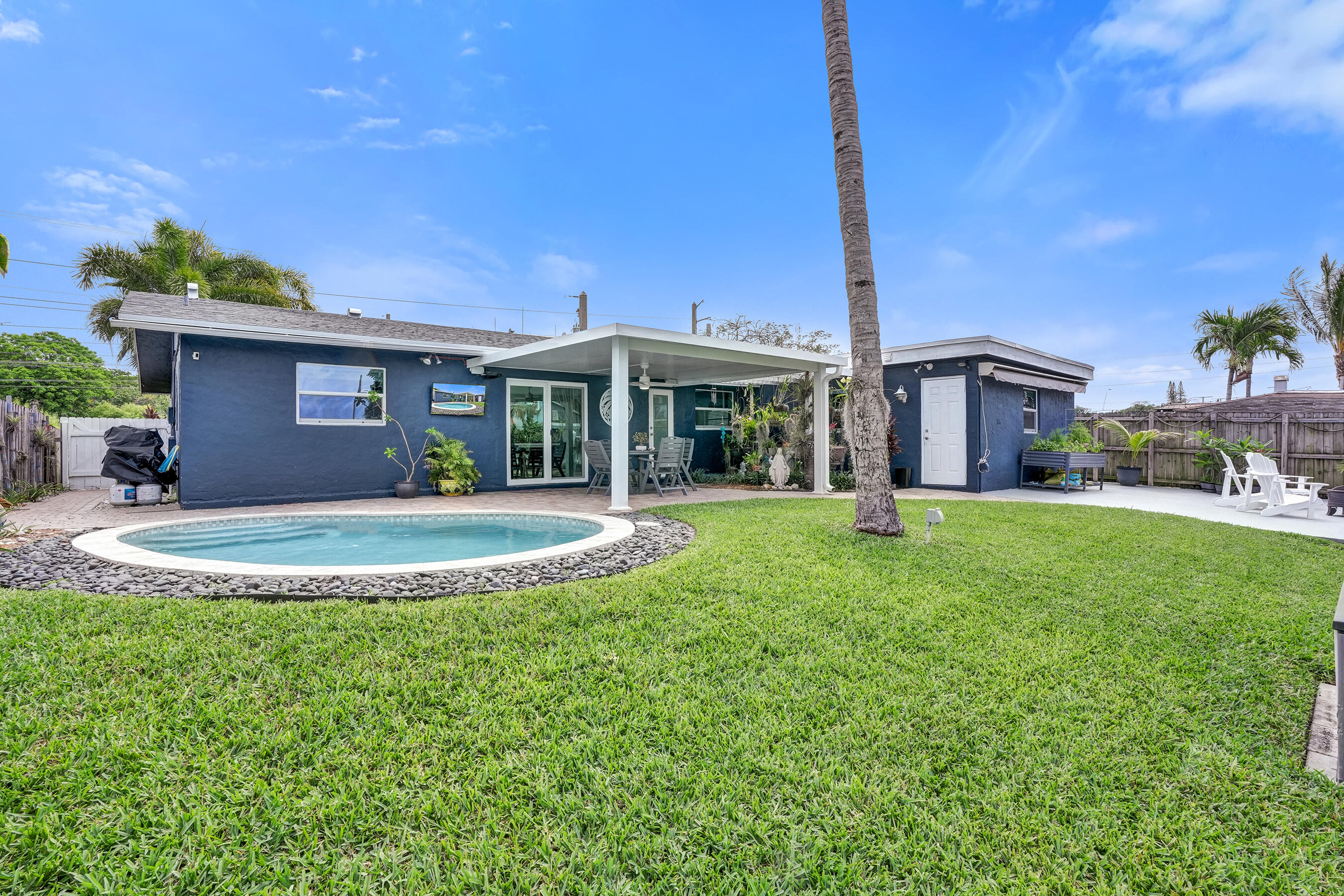 Tropical Haven - Residential