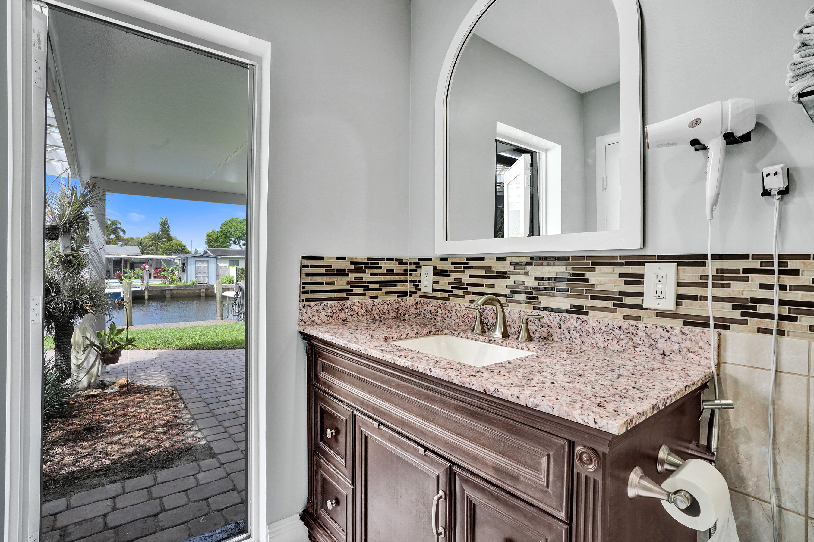 Tropical Haven - Residential