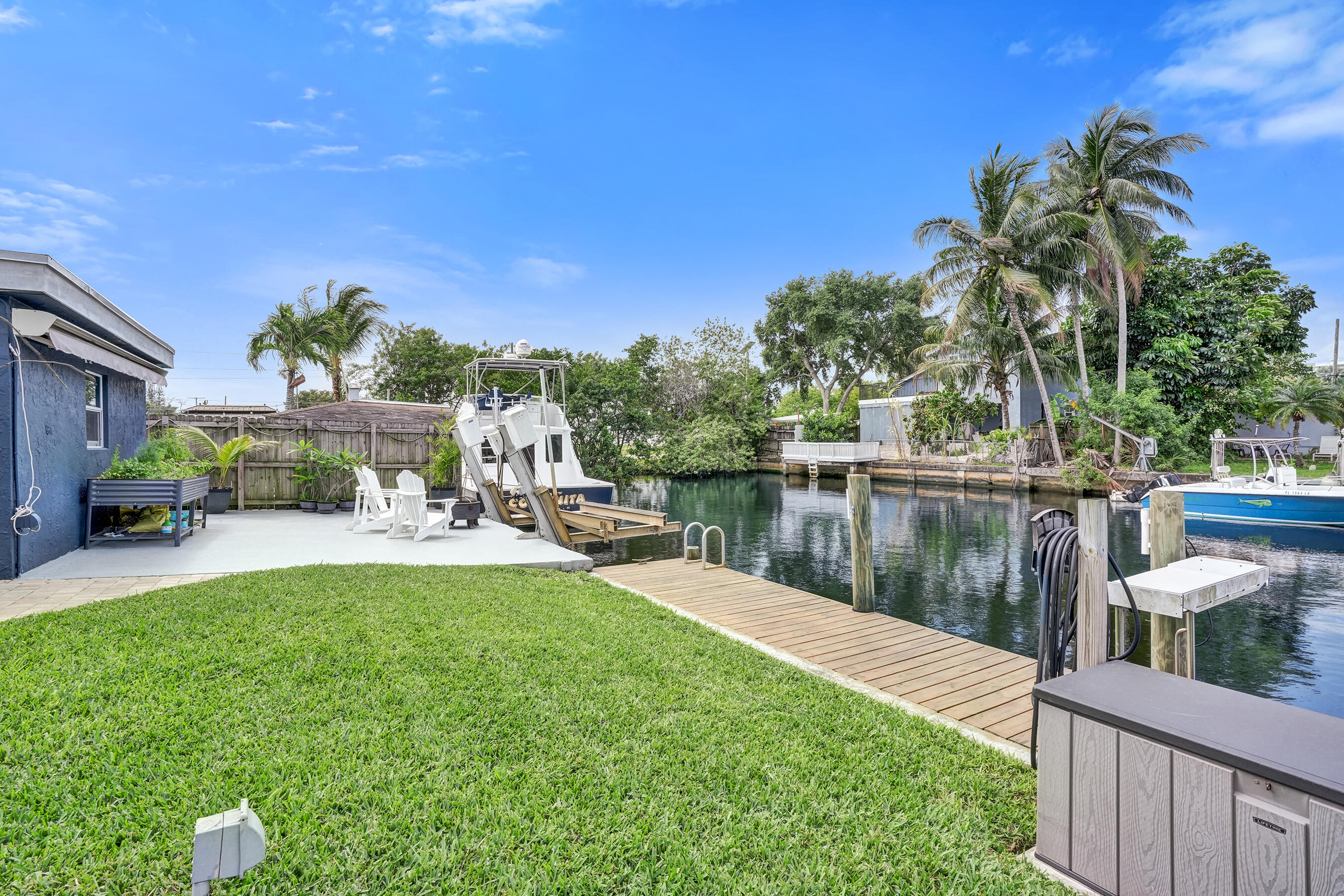 Tropical Haven - Residential