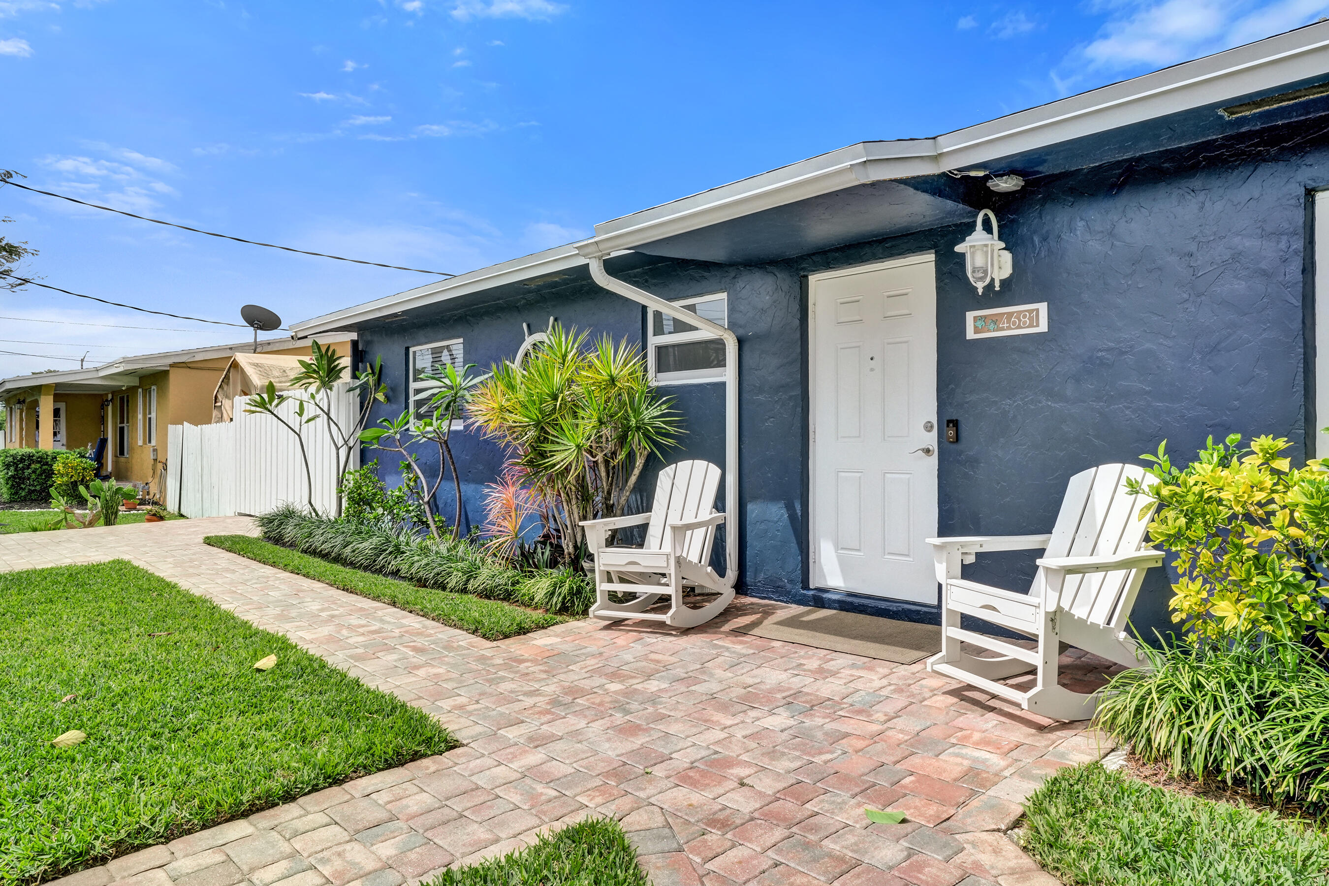 Tropical Haven - Residential