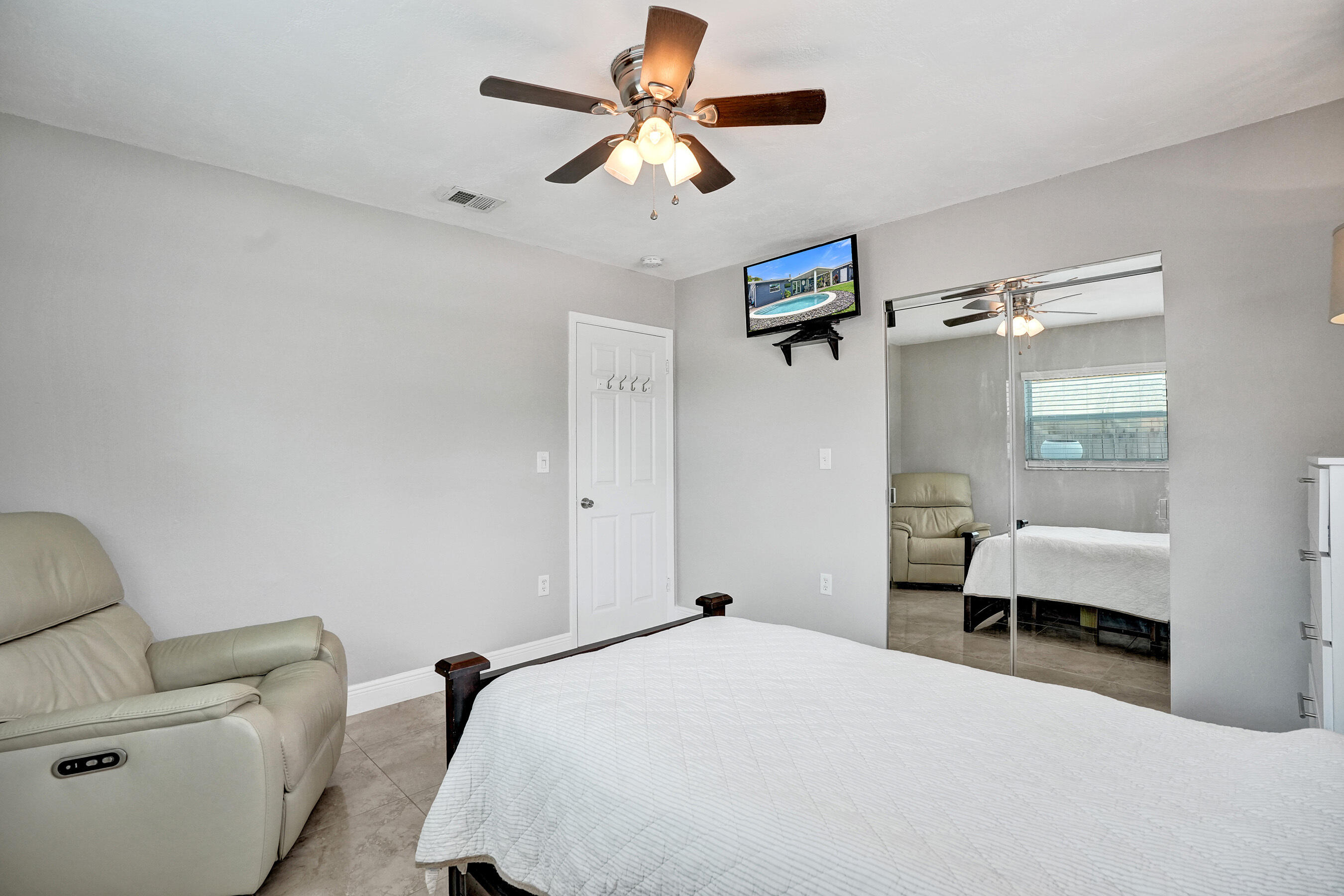 Tropical Haven - Residential