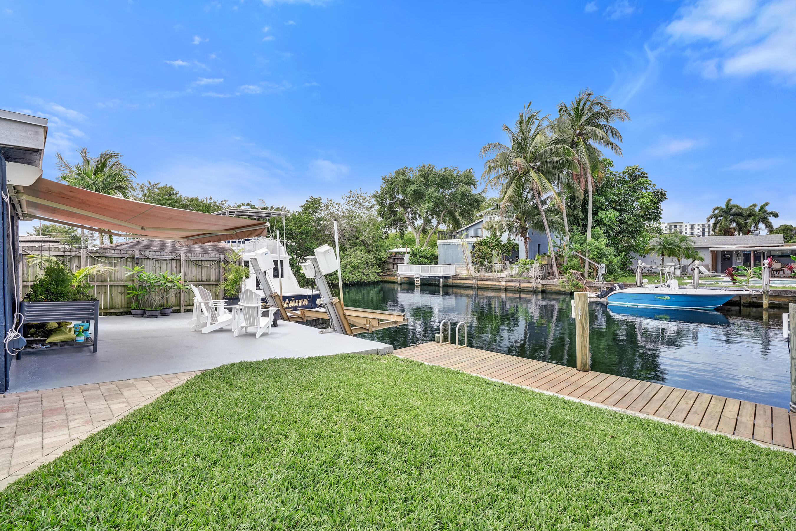 Tropical Haven - Residential