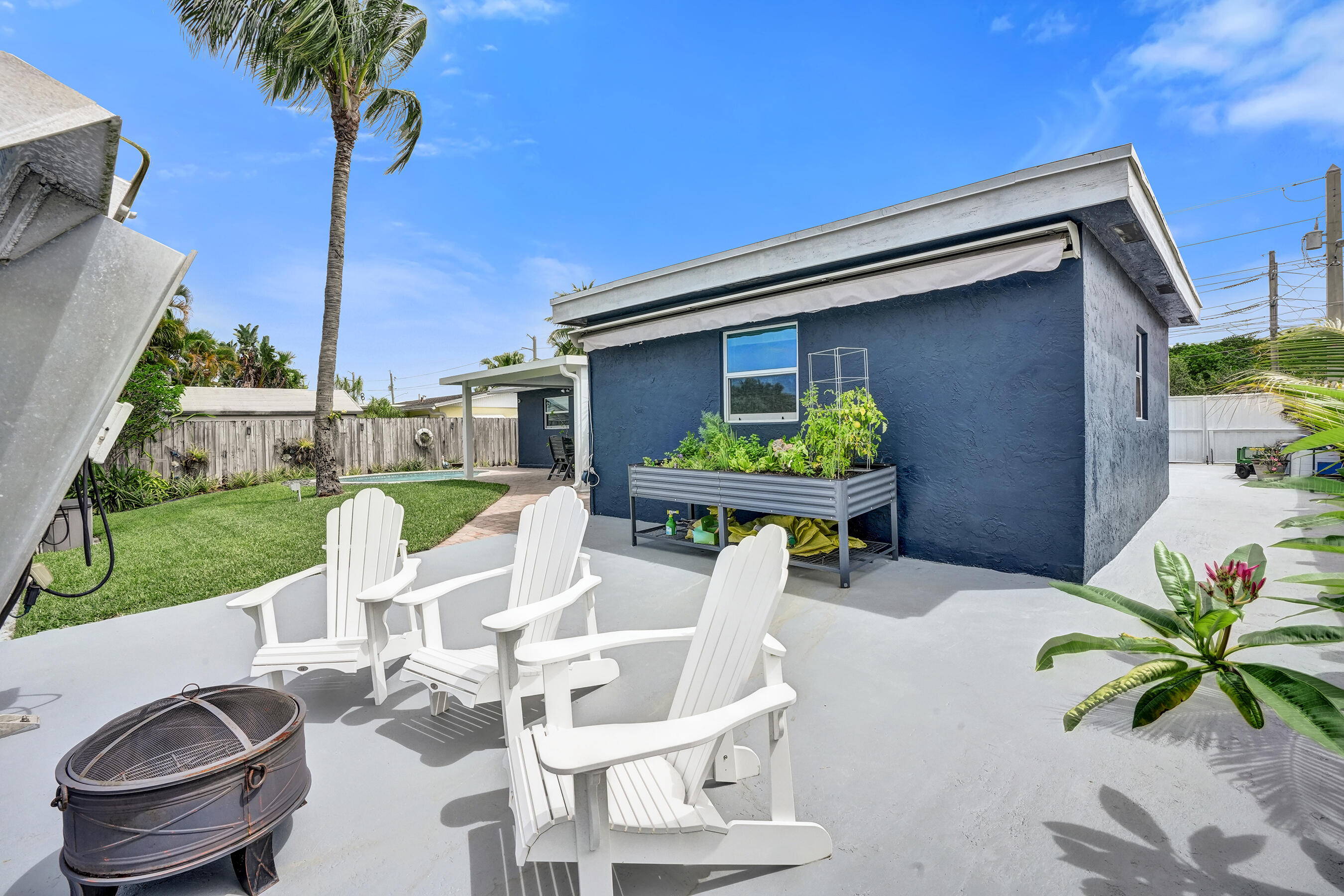 Tropical Haven - Residential