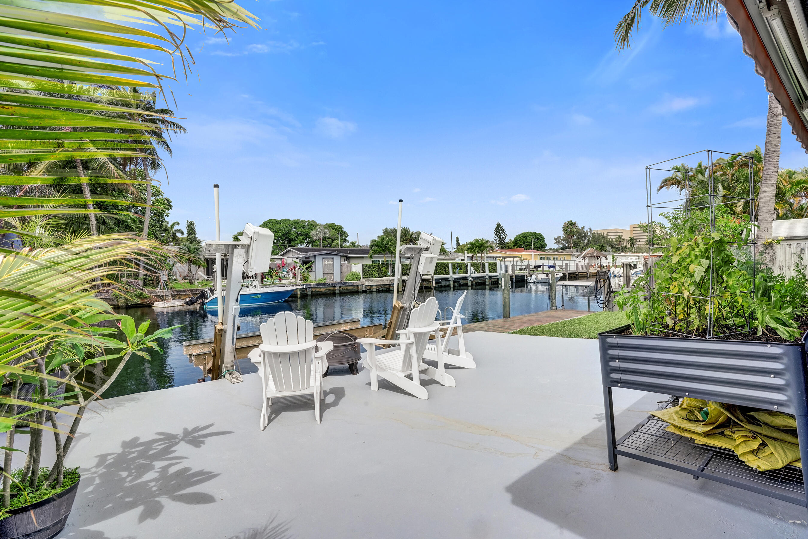 Tropical Haven - Residential