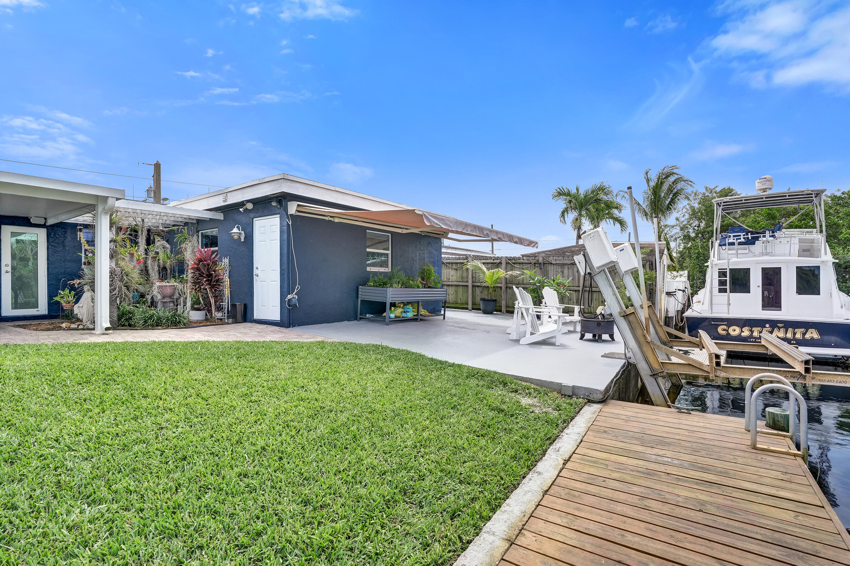 Tropical Haven - Residential