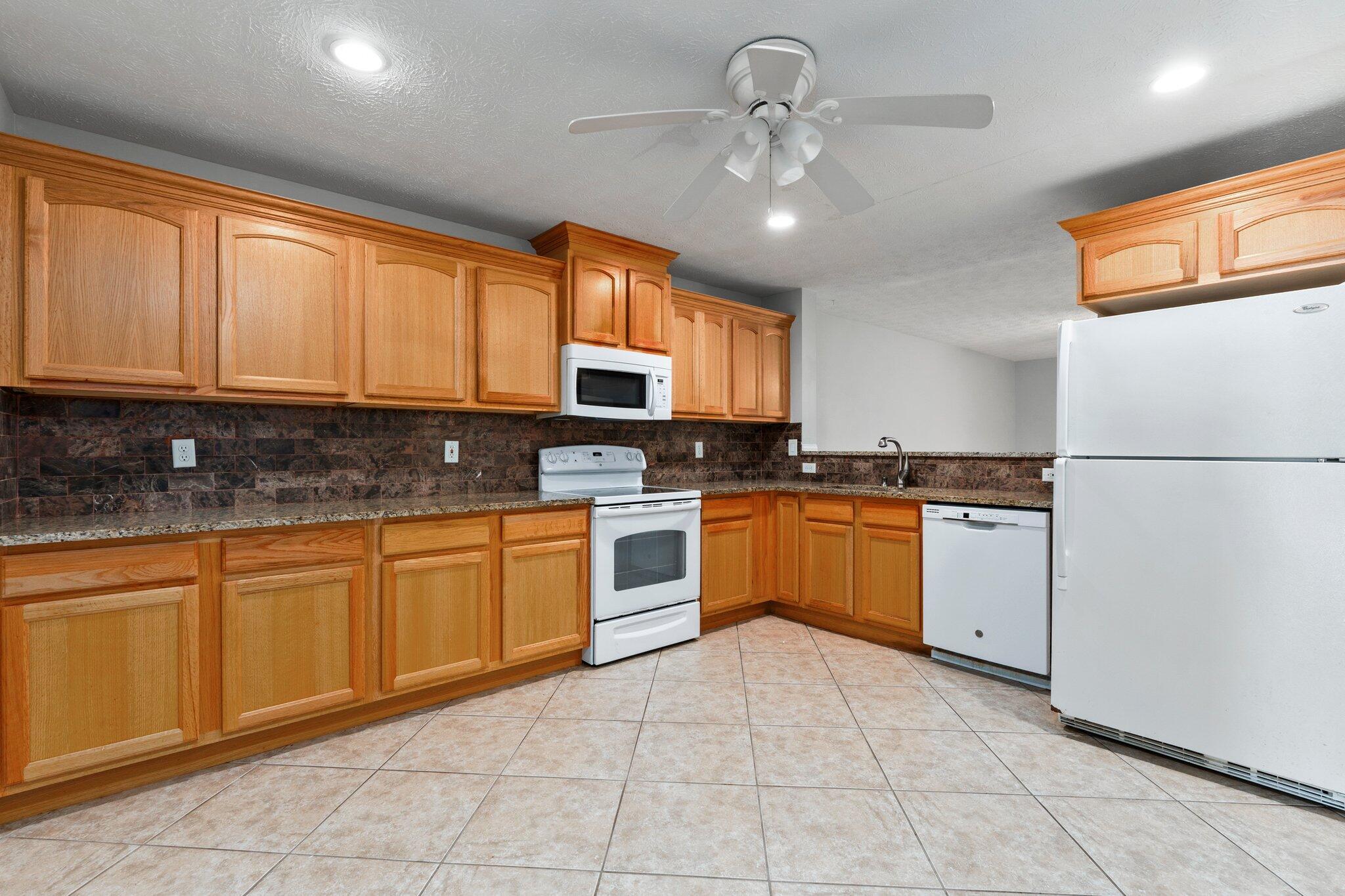 2128 SE Wild Meadow Circle, Port St Lucie, FL, 34952/$265,000 1 2128 SE Wild Meadow Circle