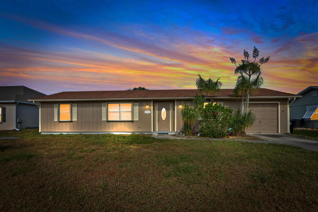 Photo of 261 SW Statler Avenue, Port St Lucie, FL 34984 (MLS # R10860105)