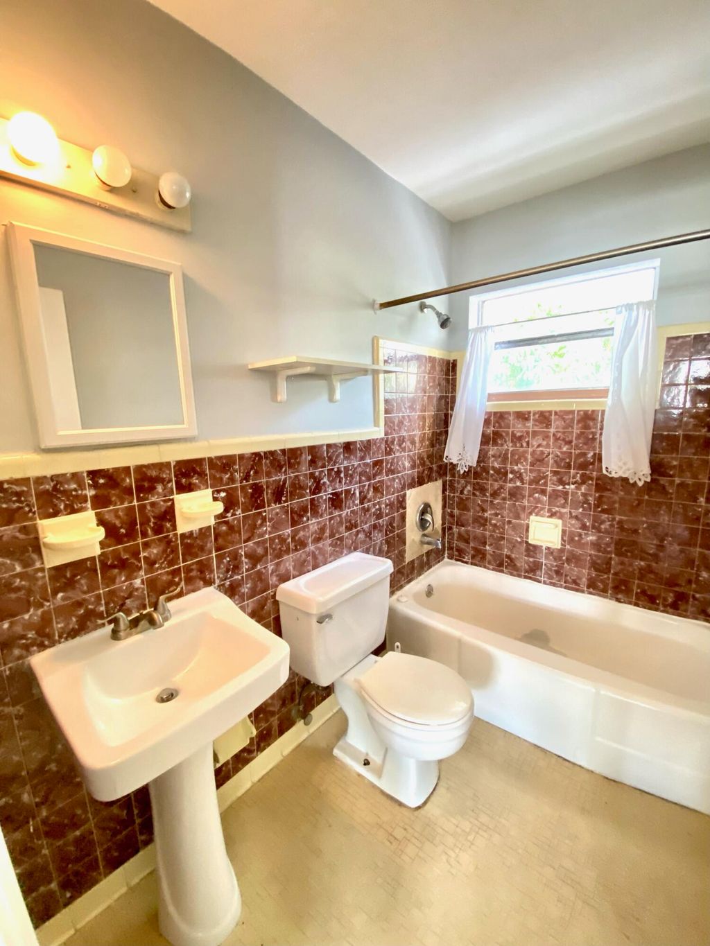 Photo of 630 N Federal Highway #3, Lake Worth Beach, FL 33460 (MLS # R11089324)