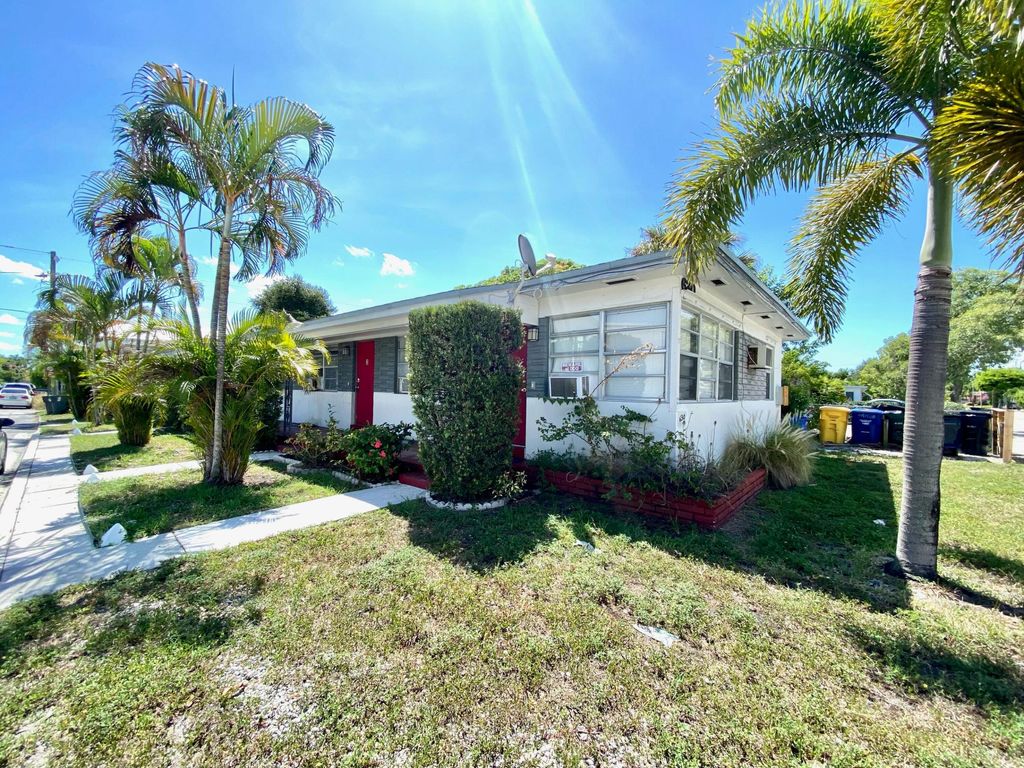 Photo of 630 N Federal Highway #3, Lake Worth Beach, FL 33460 (MLS # R11089324)