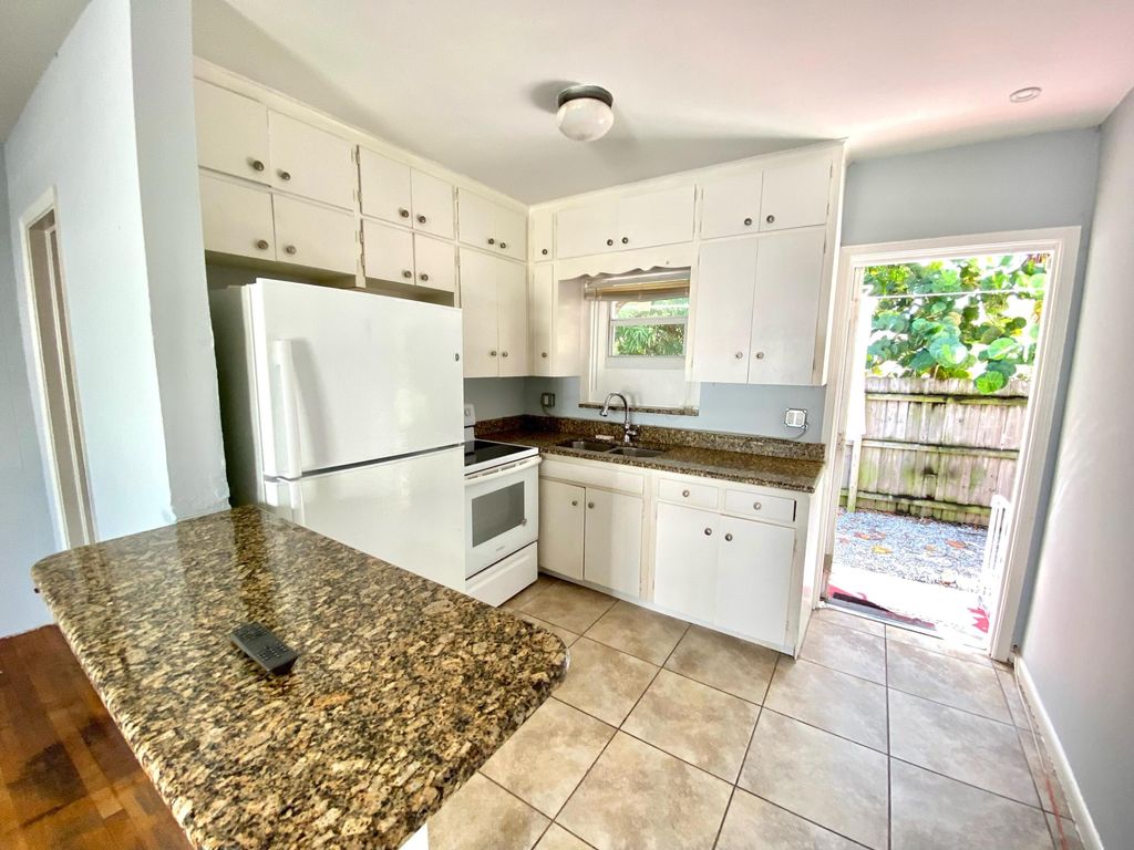 Photo of 630 N Federal Highway #3, Lake Worth Beach, FL 33460 (MLS # R11089324)