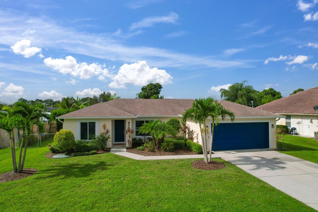 Photo of 1608 SW Cefalu Circle, Port Saint Lucie, FL 34953 (MLS # R11108820)