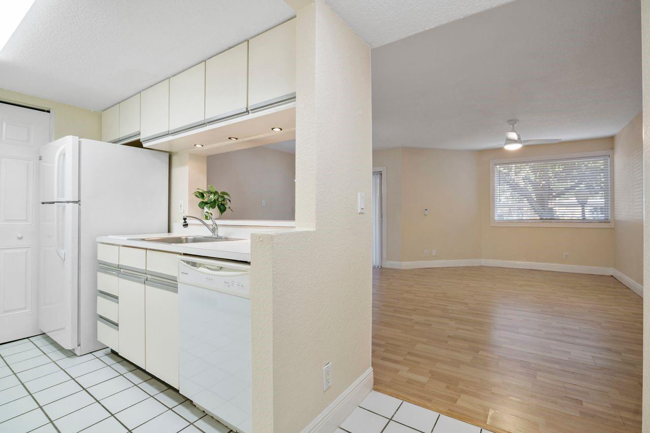 9899 WESTVIEW DR 516