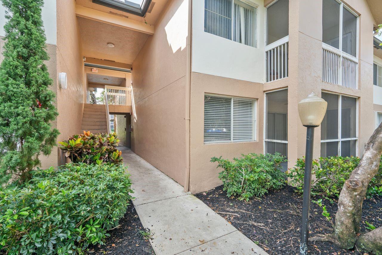 9899 WESTVIEW DR 516