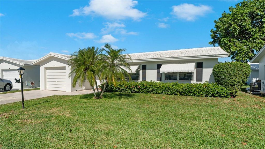 Photo of 2377 SW 8th Avenue, Boynton Beach, FL 33426 (MLS # R10931768)