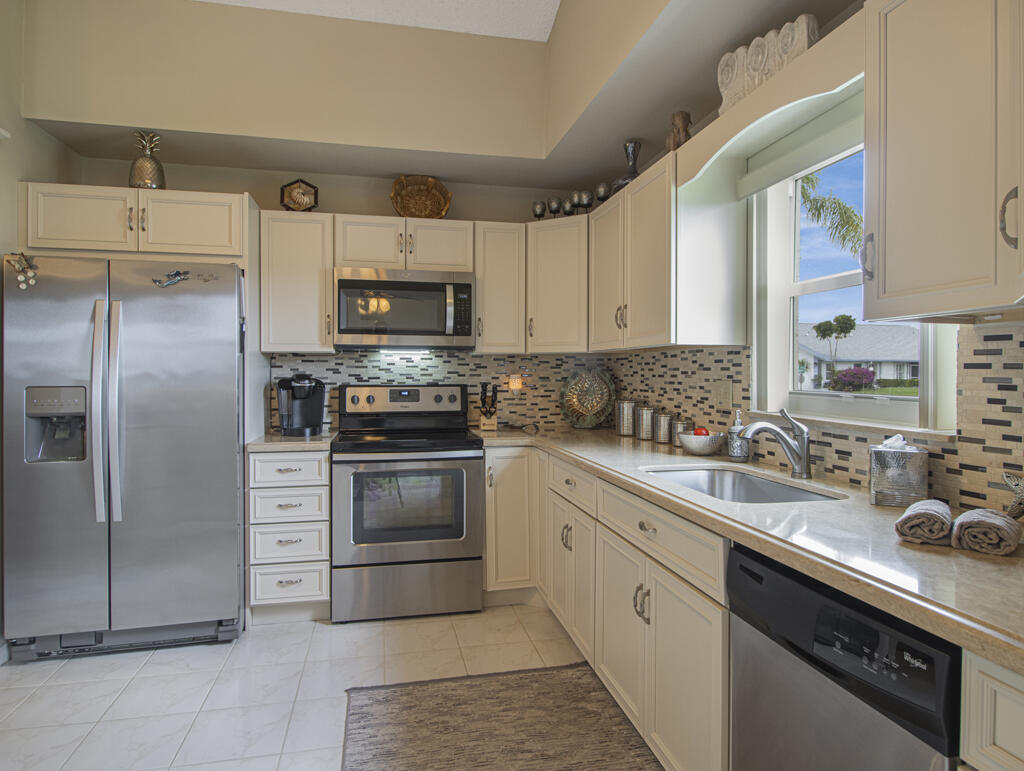 CYPRESS LAKES 9 - Residential