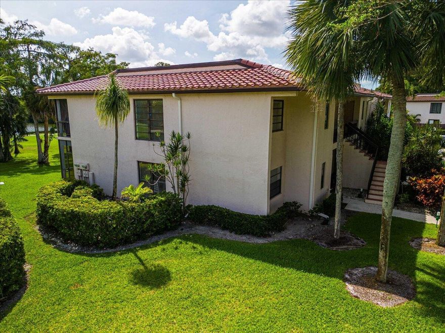 Beautiful updated 2BR/2BA second floor unit in gated community at Boca Lago. Updated kitchen, bathrooms. Great views of golf course and lake. Community pool and jacuzzi. Walking distance to houses of worship. Active 55+ community.