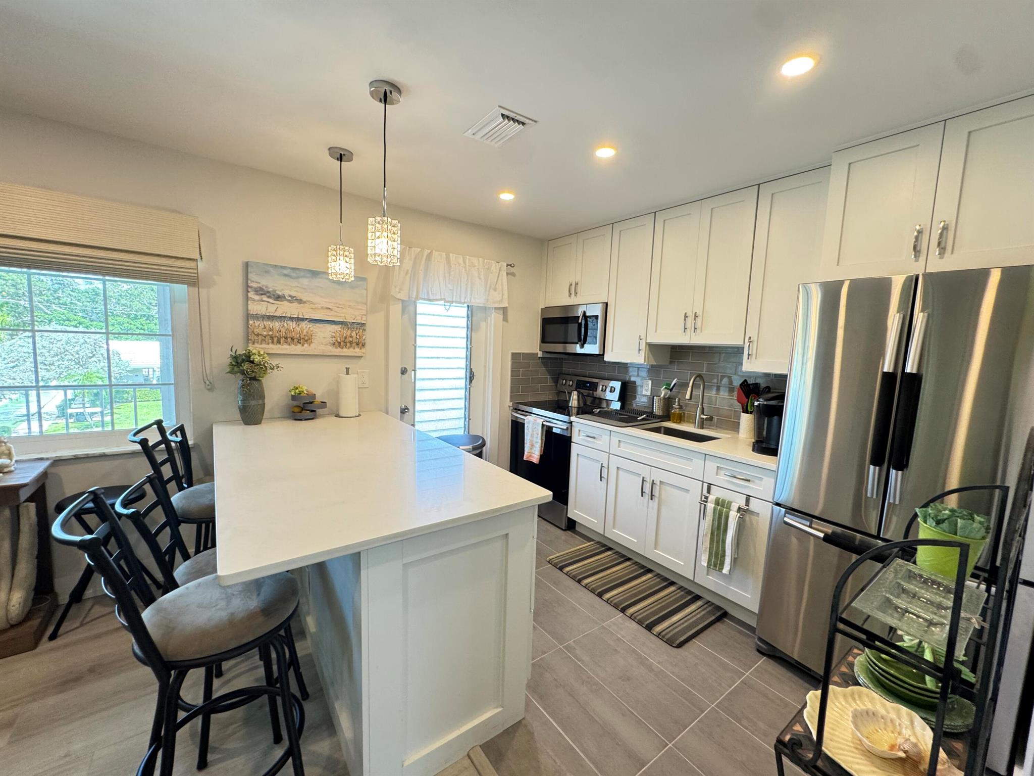 COLONIAL RIDGE CORP - Residential Lease