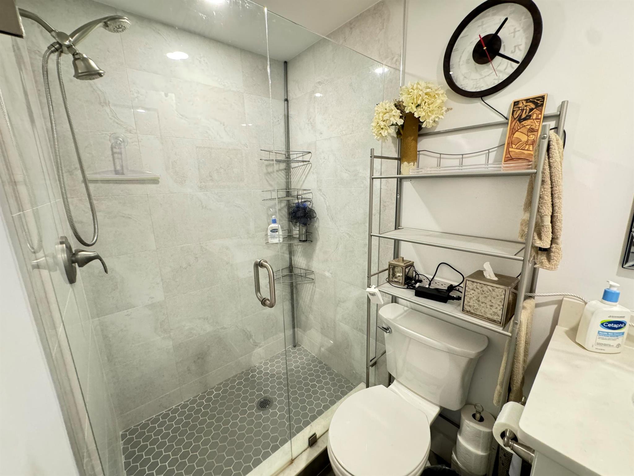 COLONIAL RIDGE CORP - Residential Lease