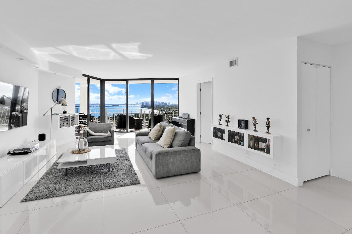 TOWERS OF QUAYSIDE CONDO #1 - Residential Lease