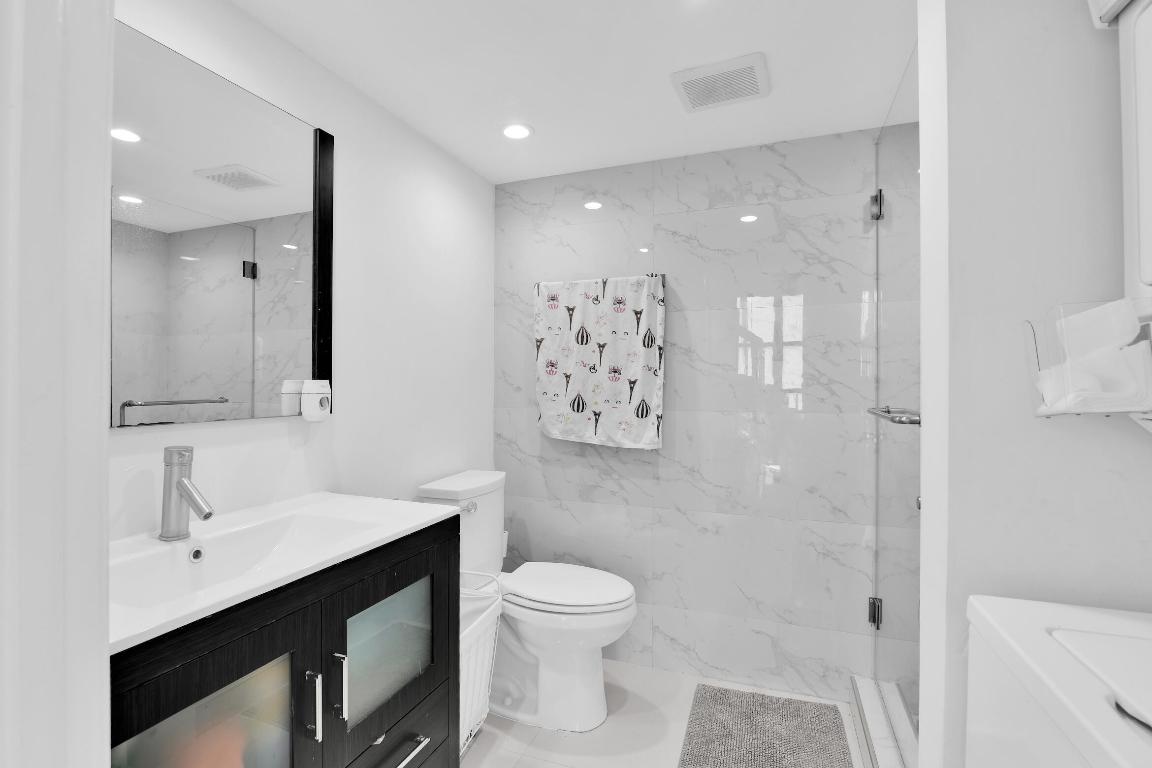 TOWERS OF QUAYSIDE CONDO #1 - Residential Lease