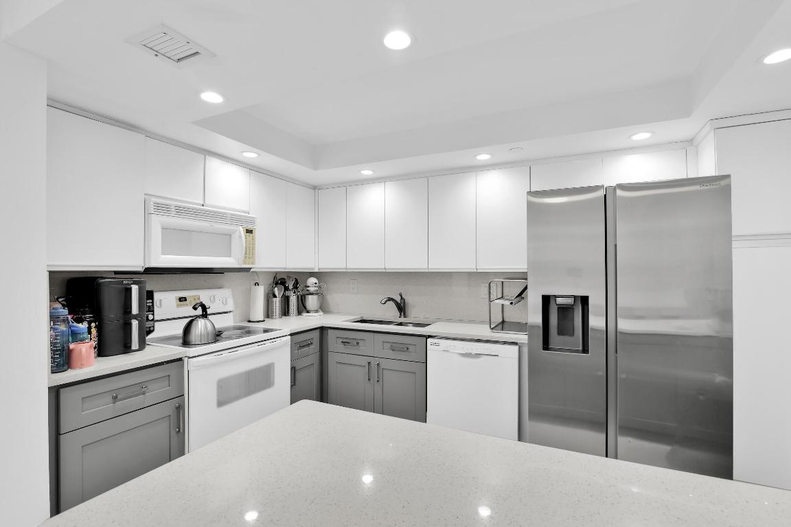 TOWERS OF QUAYSIDE CONDO #1 - Residential Lease