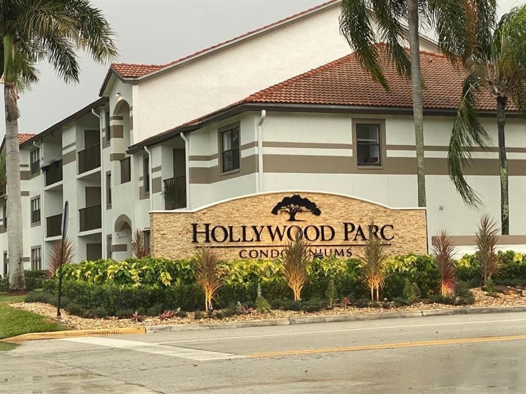 Photo of 640 S Park Road #14-4, Hollywood, FL 33021 (MLS # B26009177)