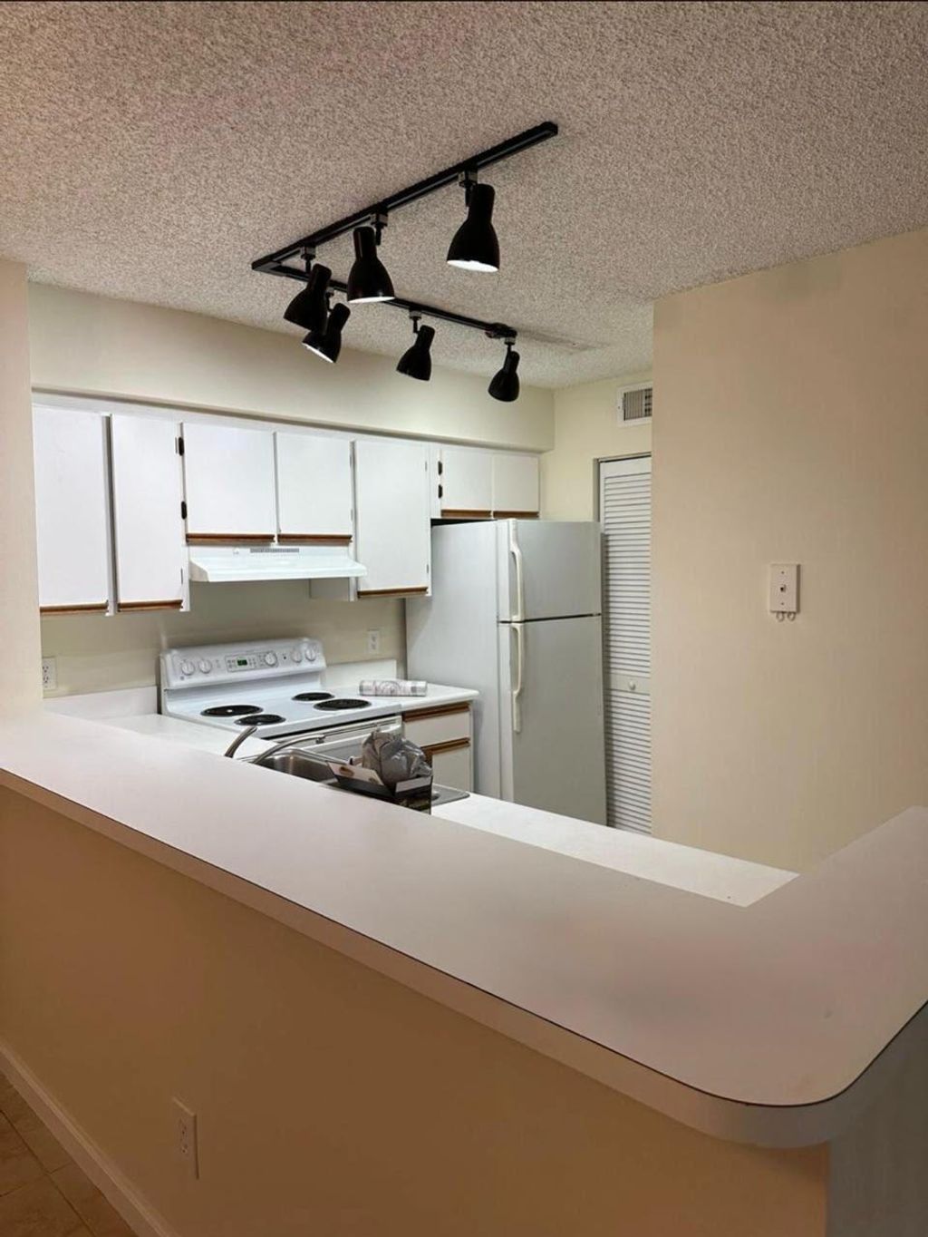 Photo of 640 S Park Road #14-4, Hollywood, FL 33021 (MLS # B26009177)