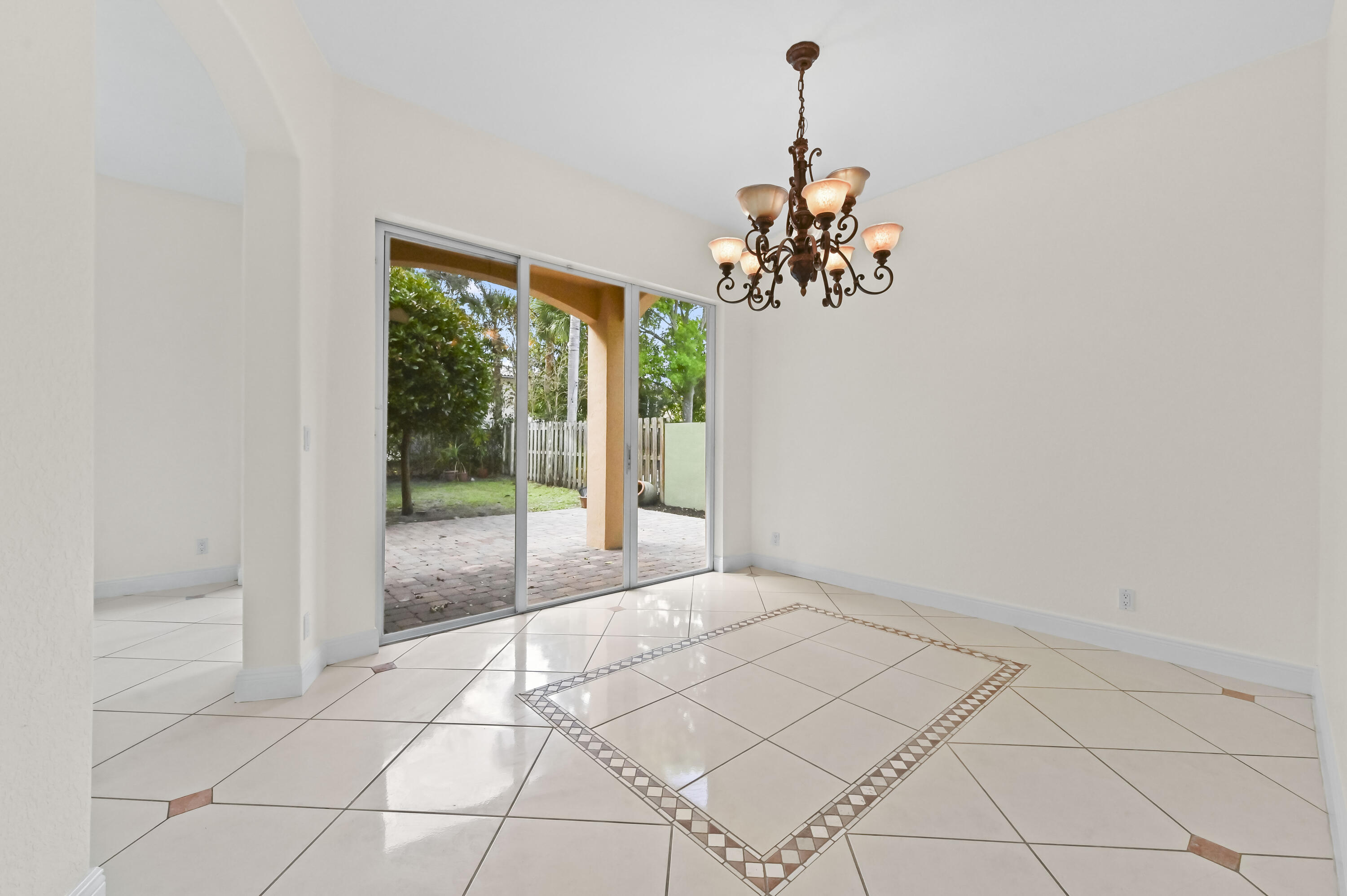 HYPOLUXO HAVERHILL - Residential