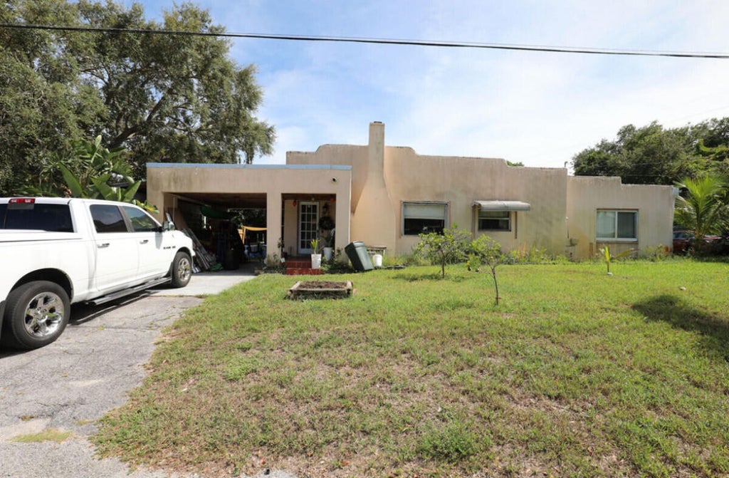 Photo of 225 Euclid Street, Fort Pierce, FL 34946 (MLS # R11132764)