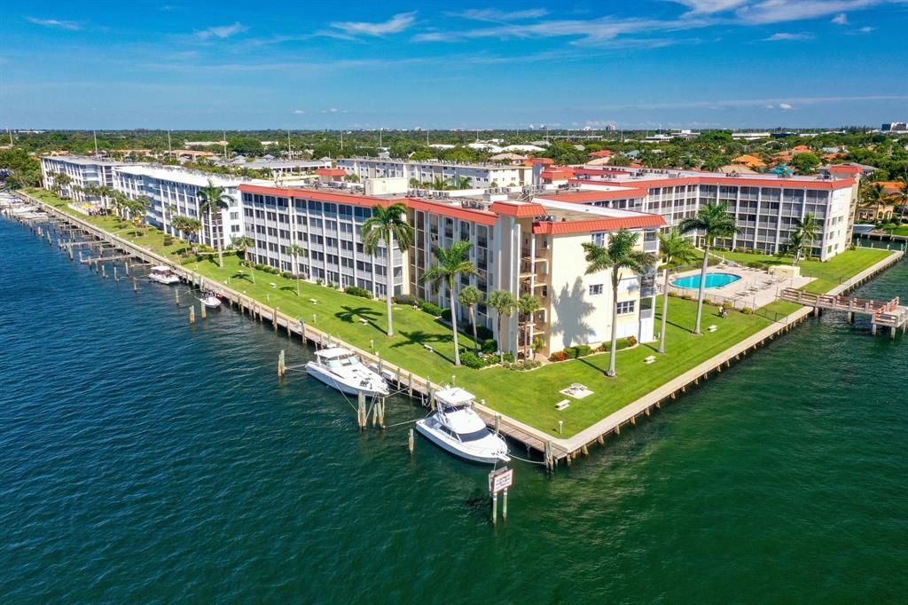 Photo of 100 Paradise Harbour 410 Boulevard #410, North Palm Beach, FL 33408 (MLS # R10740329)