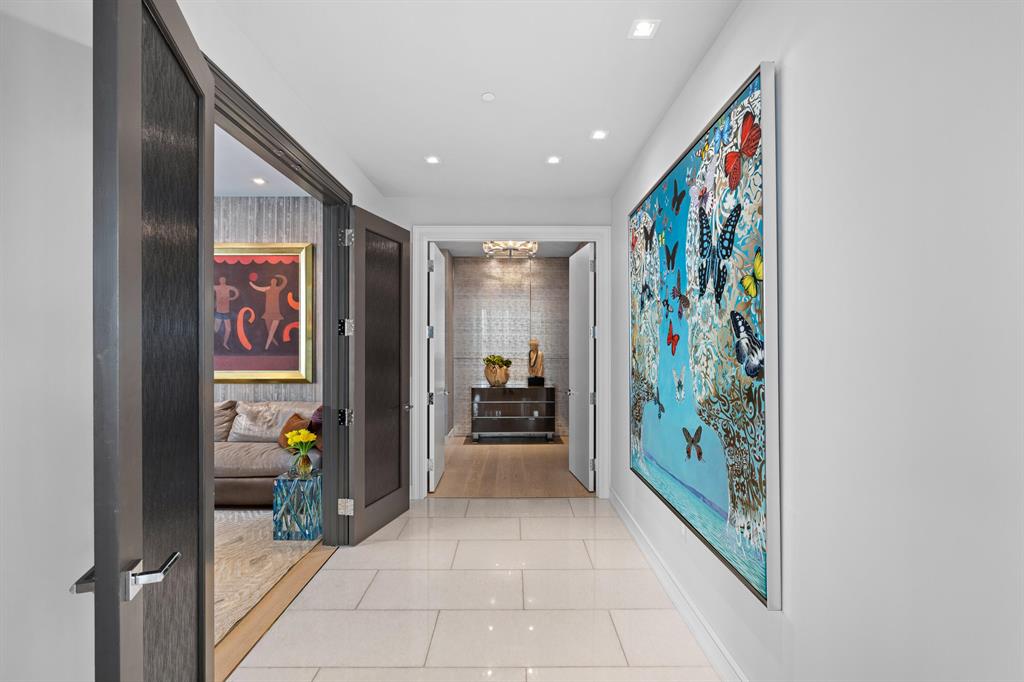 BRISTOL CONDO - Residential