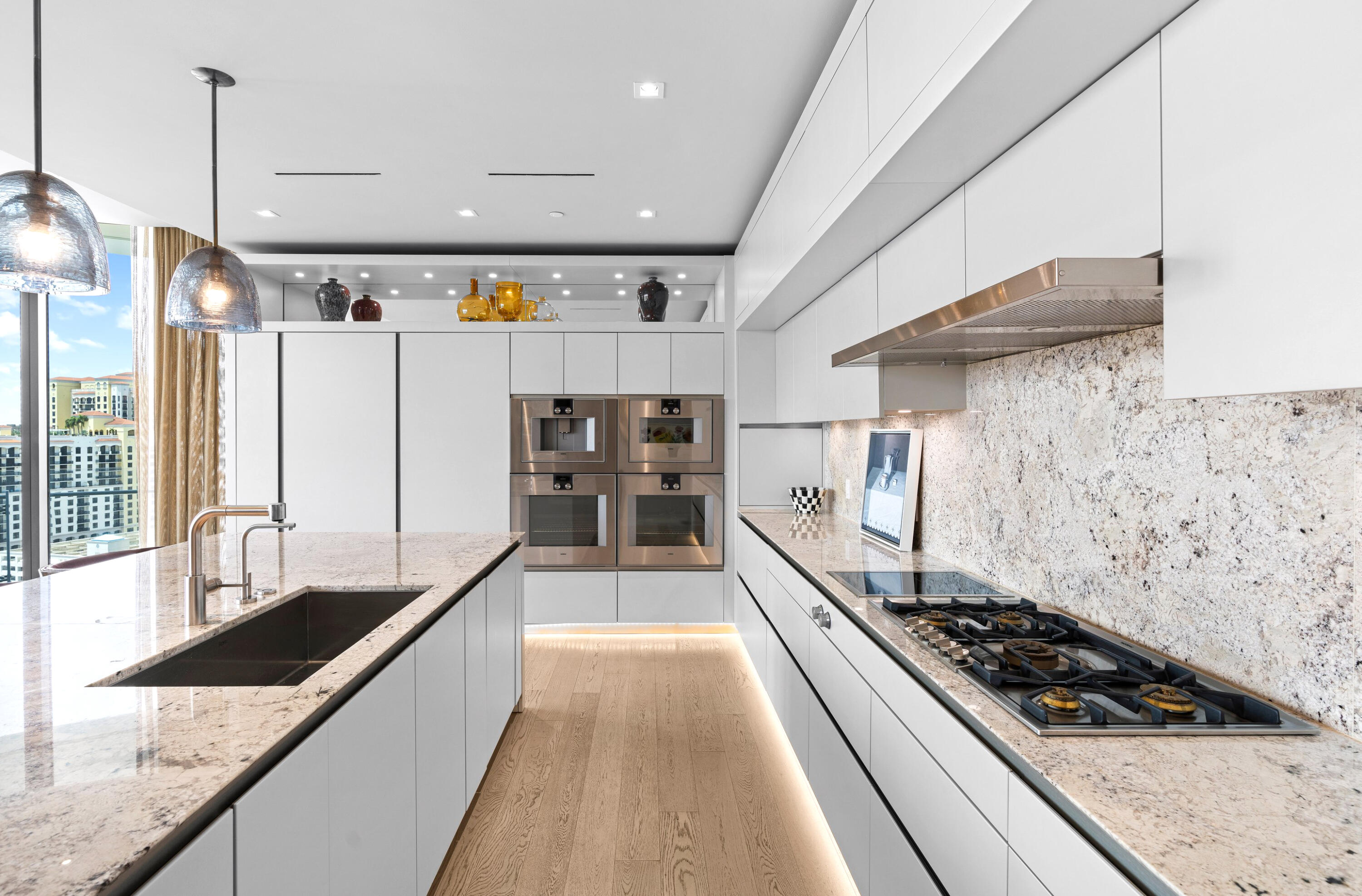 BRISTOL CONDO - Residential