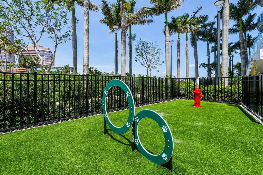 BRISTOL CONDO - Residential