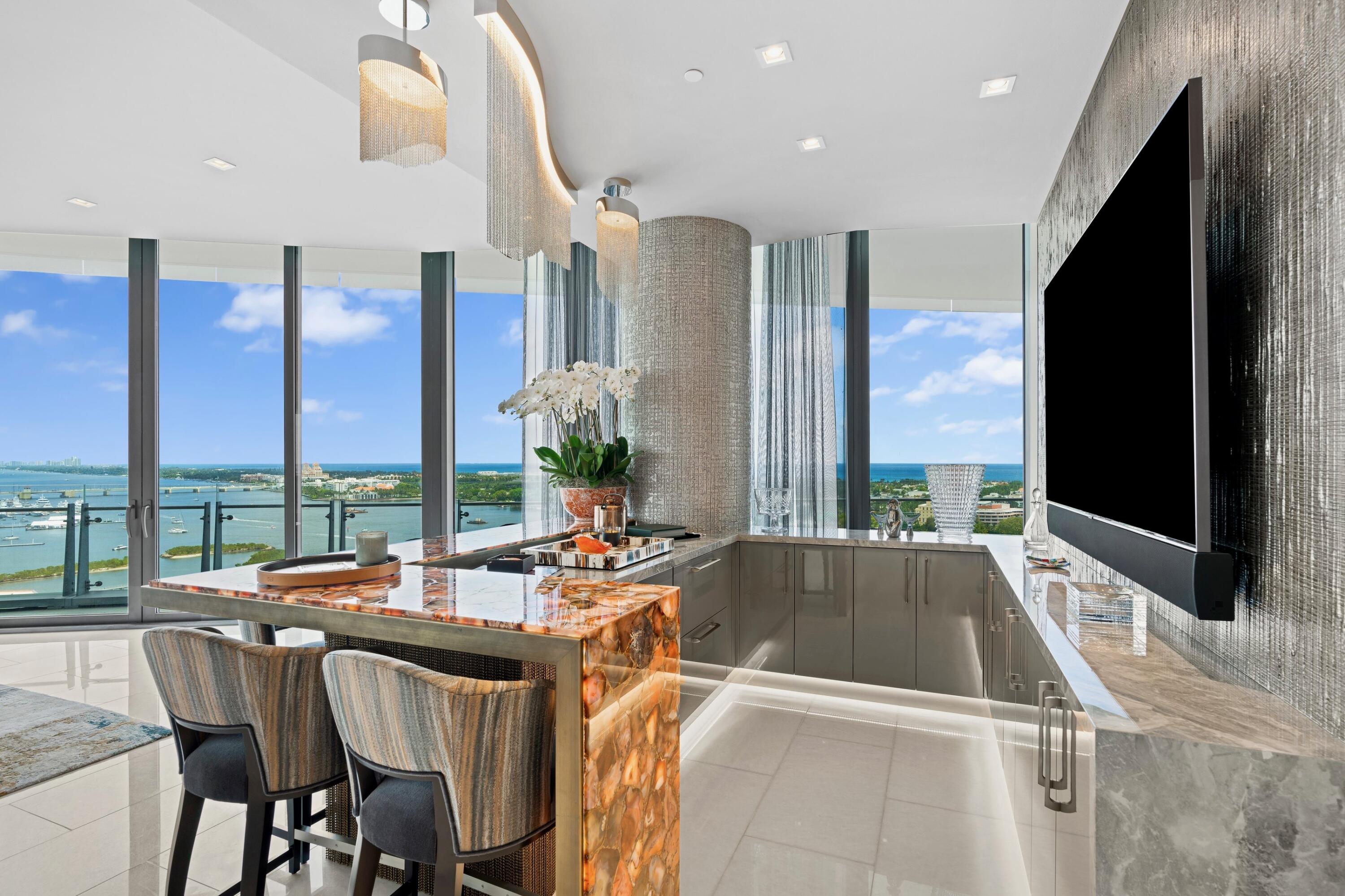 BRISTOL CONDO - Residential