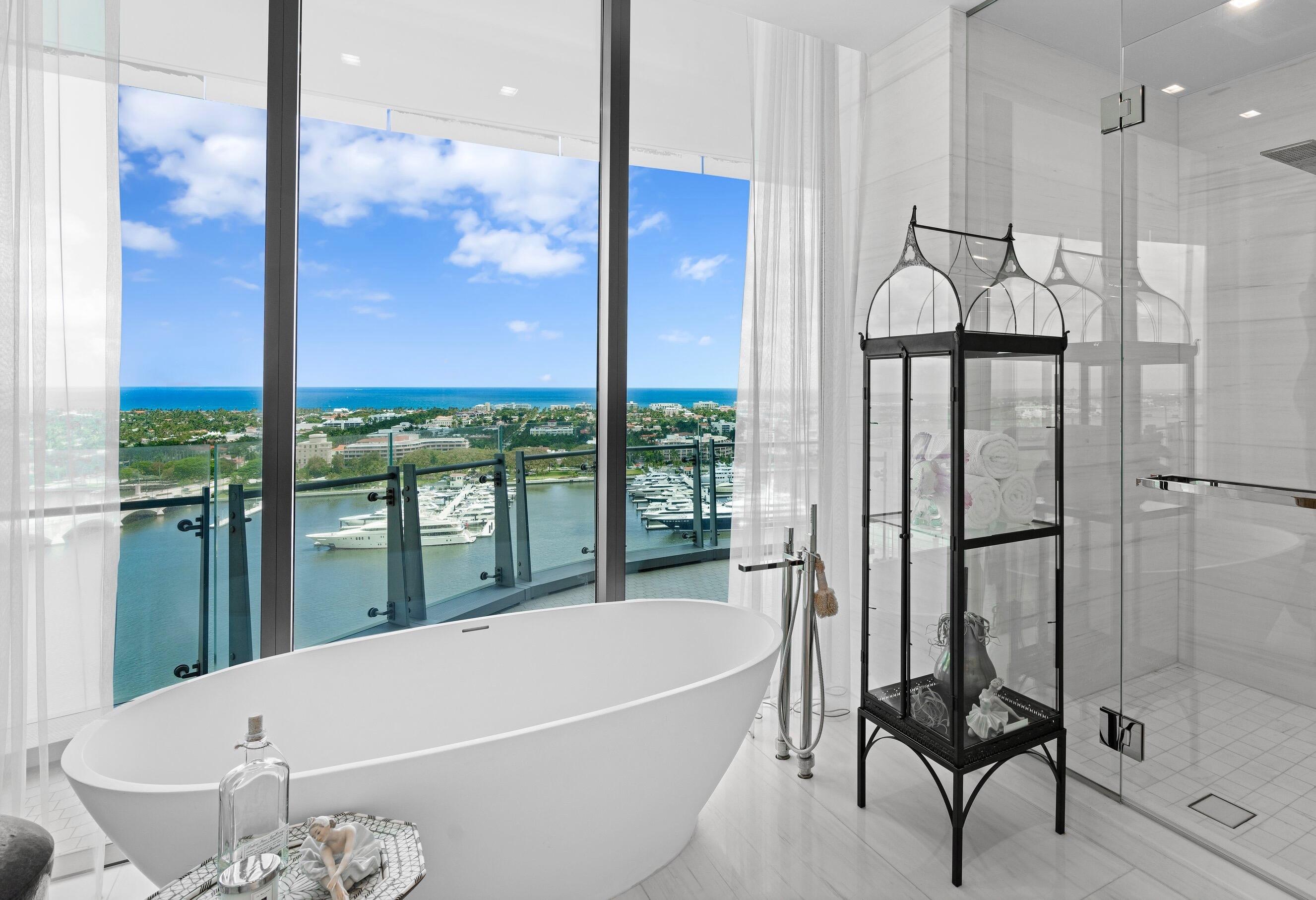 BRISTOL CONDO - Residential